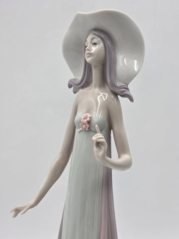 Vtg 1983 Lladro The Debutante #1431 Lady in Hat Figurine Retired W Original  Box
