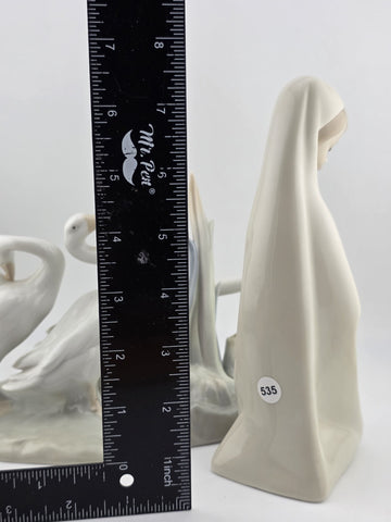 Set Of 2 Lladro #4549 & #4636 Geese & Mary & Baby Jesus  Porcelain Figurines.