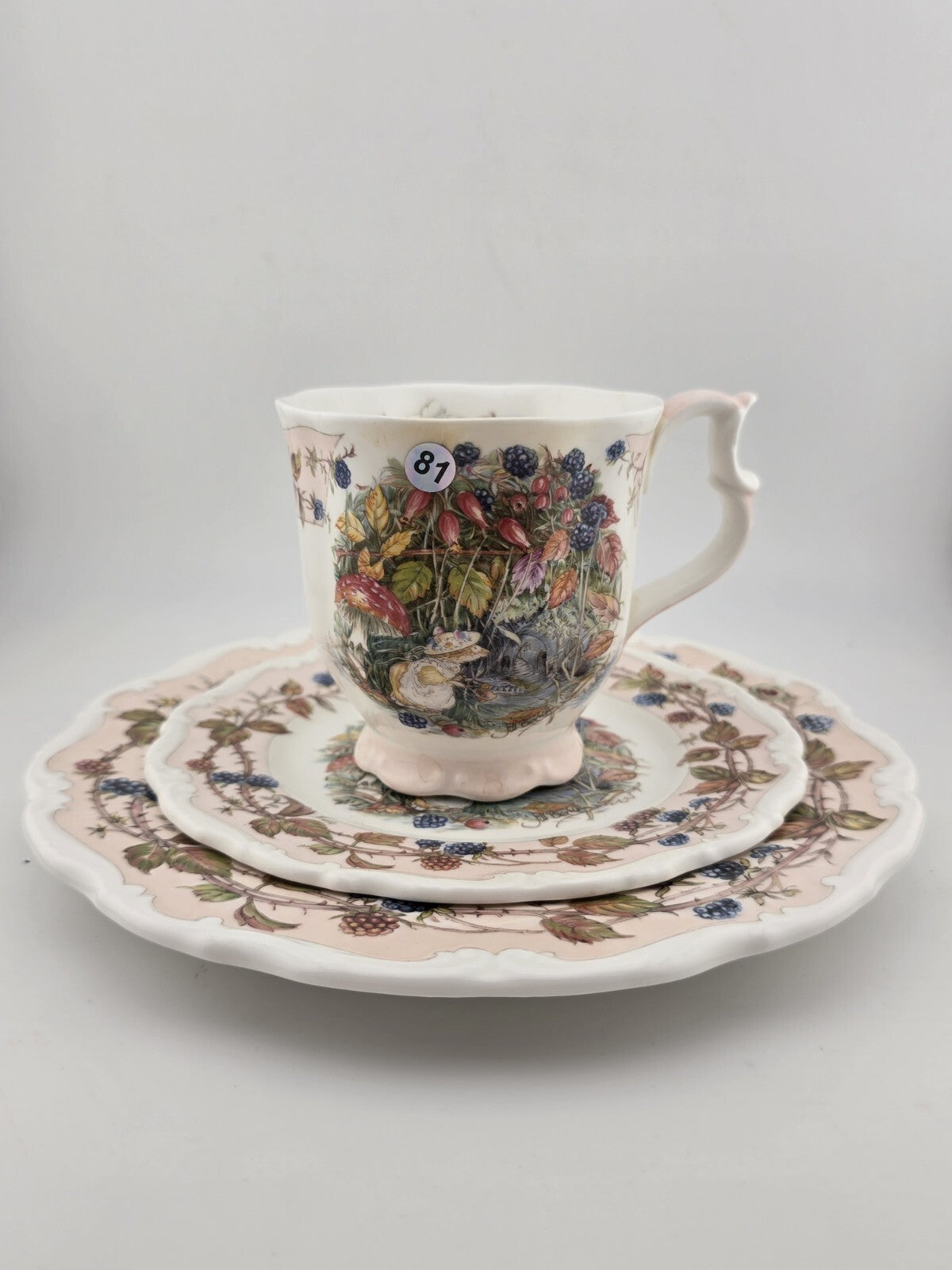 Collectible Royal Doulton Brambly Hedge Autumn Teacup/Coffee Mug & dessert plate
