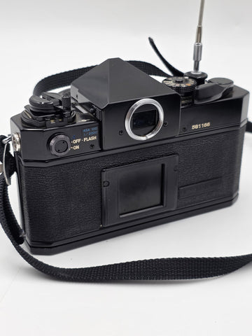 Vtg Canon F-1 35mm Film Camera Kit w/ FD 50mm f/1.4 S.S.C. & 90–230mm W Case