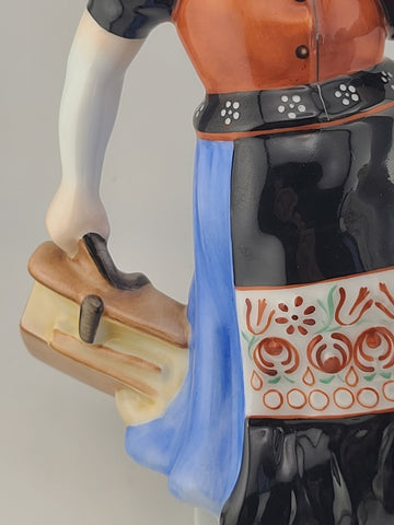 VINTAGE HEREND HUNGARY FOLKLORE CHILDREN DANCING PORCELAIN FIGURINE #5482