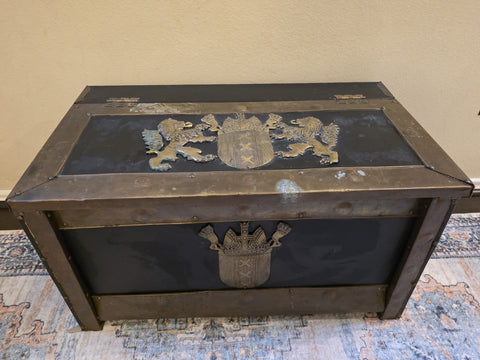 RARE ANTIQUE 19TH C CONTINENTAL BRASS BOUND KINDLING BOX W ARMORIAL. VERY HEAVY
