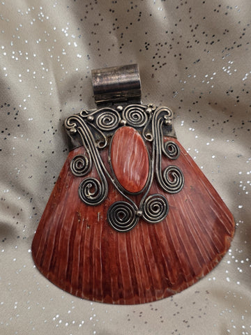 Rare Red Spiny Oyster Vintage Navajo Hallmarked 950 Sterling Silver Pendant.