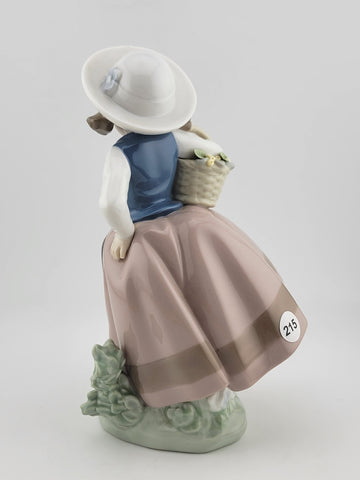 RETIRED LLADRO #5221 "SWEET SCENT" LADY, GIRL, DETAILED FLOWER BASKET FIGURINE !