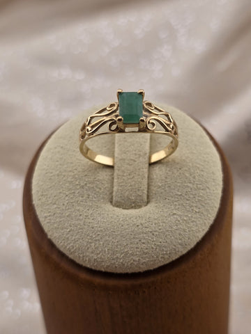 Antique 10K Solid Gold Emerald Cut Green Stone Ring Filigree Style Size 6.5.