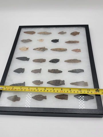 Lot Of 28 Authentic Antique Original Native American Arrowheads In Display Tray.