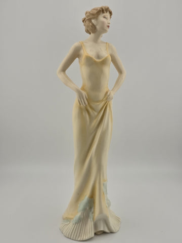 VINTAGE ROYAL DOULTON FIGURE Cherished Memories HN4265 IMPRESSIONS SERIES 2001.