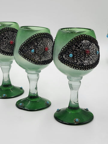 Gorgeous Vintage One Of A Kind Green Emerald Highly Ornate Pitcher & 5 Glasses
