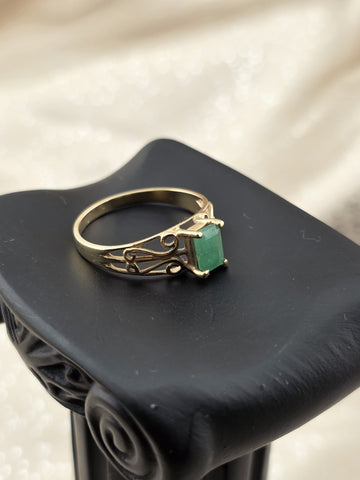 Antique 10K Solid Gold Emerald Cut Green Stone Ring Filigree Style Size 6.5.
