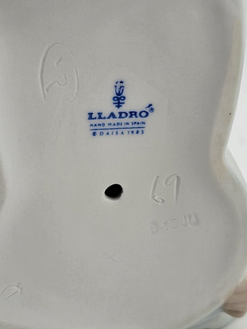 Retired LLadro Spain Figurine # 5277 Pierrot With Puppy Commedia Dell'Arte Clown
