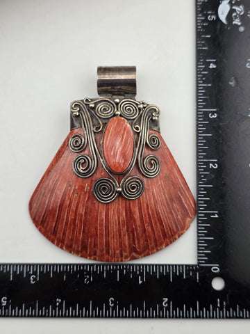 Rare Red Spiny Oyster Vintage Navajo Hallmarked 950 Sterling Silver Pendant.