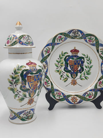 Rare Matching Set Of Chelsea House Heraldic Porcelain Plate Vase & Lidded Urn.