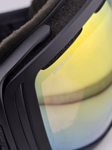 Julbo SnowTiger Ski Goggles Gold Lens Black Frame Snowboard Winter Gear. Read.