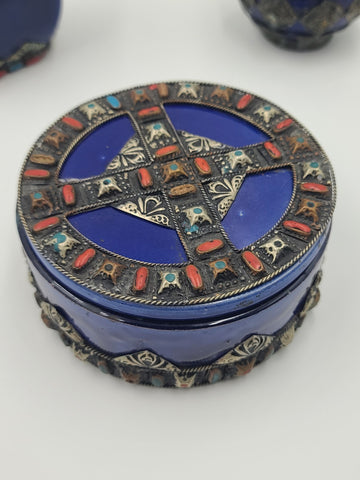 Vtg Mid Century Moroccan Berber Style Cobalt Ceramic Box Vase Metal Inlay Set