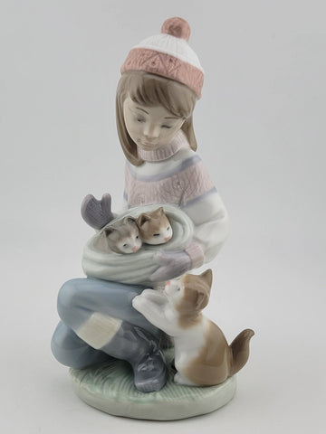 Hand Signed Lladro Friday's Child - Girl with 3 Cats - "Nina Viernes" #6020 1997