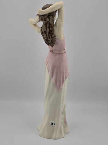 Vintage ROYAL DOULTON 1999 Figurine "Secret Thoughts" HN4197 Made in England.