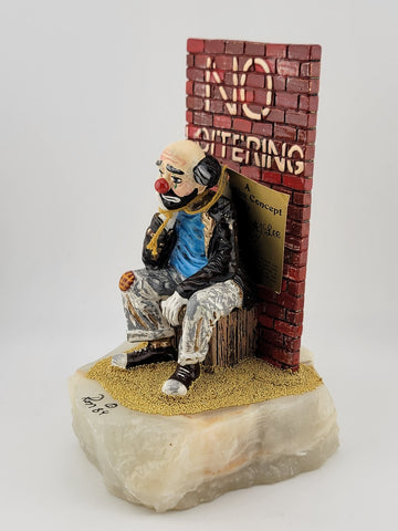 Rare Ron Lee Clown "No Loitering" Vintage Hard to find Clown sitting 24k GF
