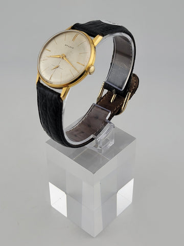 Rare Men's wristwatch Studio Made by Vulcain 60s Gold-Plated Swiss Made. Working