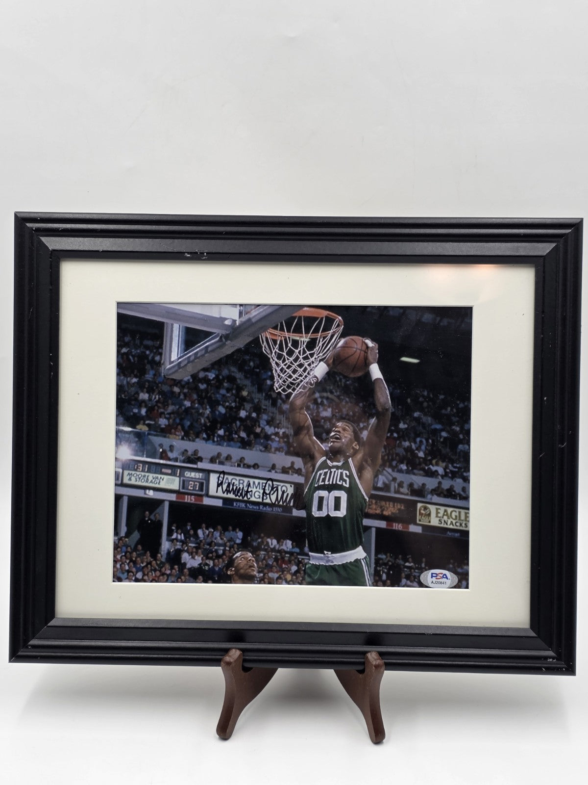 Robert Parish Signed 8x10 Photo PSA DNA AJ20841 Boston Celtics HOF Framed