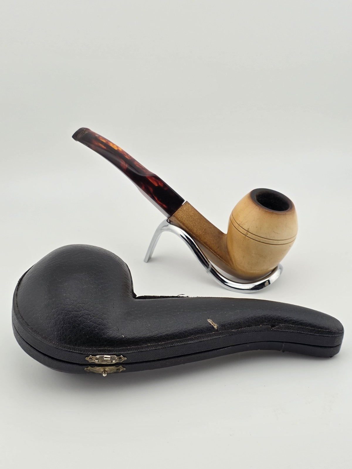Antique Collectible Meerschaum Pipe Smooth Billiard w Case & Amber Lucite Stem