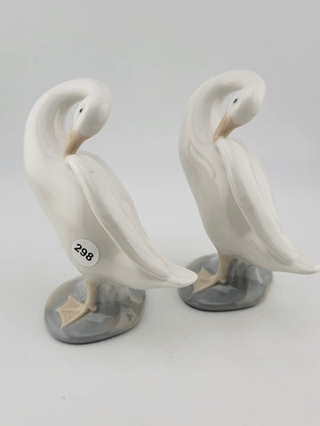 Set Of 2 Lladro Figurine “LITTLE DUCK” Duck/Goose Standing Preening 4553 Retired
