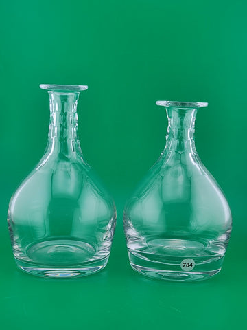 Set Of 2 William Yeoward Crystal Decanters Honeycomb Cut Signed 6.25" & 6.75"