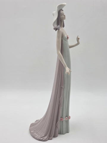 Vtg 1983 Lladro The Debutante #1431 Lady in Hat Figurine Retired W Original  Box
