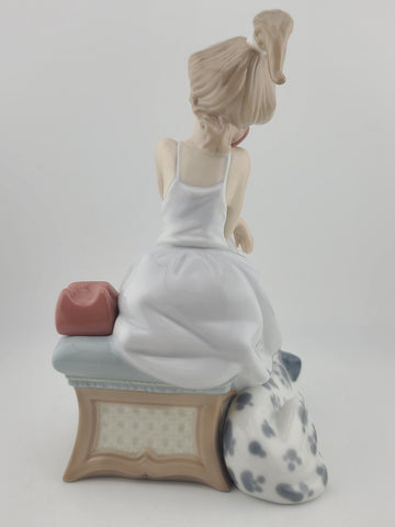 Lladro Porcelain Figurine #5466 Chit Chat Girl On Phone With Dog Dalmatian Spain