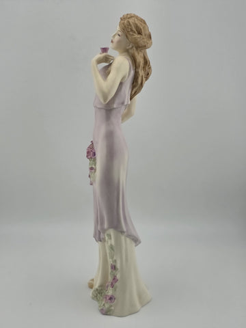 Vintage 1999 Royal Doulton Impressions figurine ‘Tender Moment’ HN 4192.