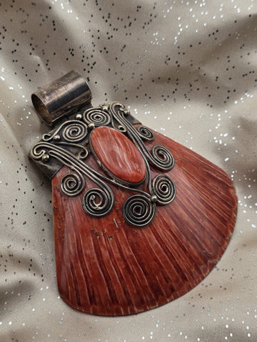 Rare Red Spiny Oyster Vintage Navajo Hallmarked 950 Sterling Silver Pendant.