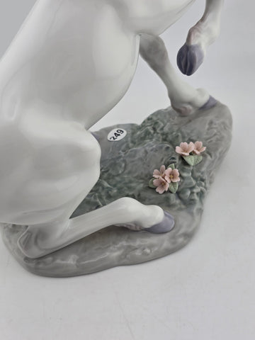 Rare Ltd Ed. Lladro Privilege Figurine " Magical Unicorn" #7697. Retired 2004