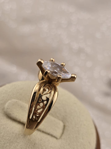 Antique 14K Solid Gold Marquise Ring Filigree Bypass Setting Size 7.5 W Box.