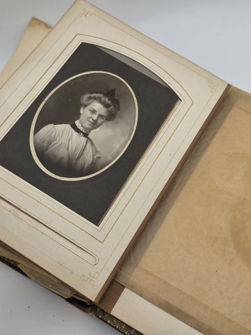 ANTIQUE 19TH C VICTORIAN BROWN CABINET TIN TYPE PHOTO FAMILY ALBUM. ALMOST FULL.