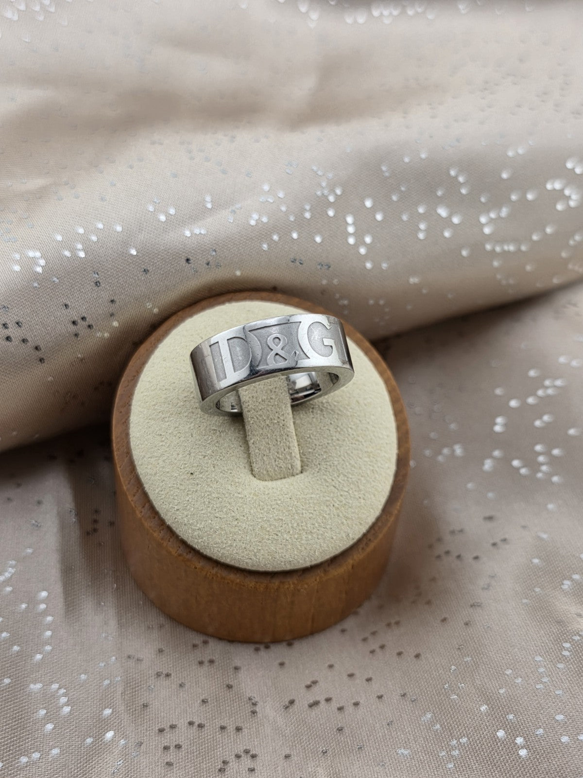 Vintage Dolce & Gabbana D&G LOVE Ring Discontinued Luxury Elegant Classic Sleek