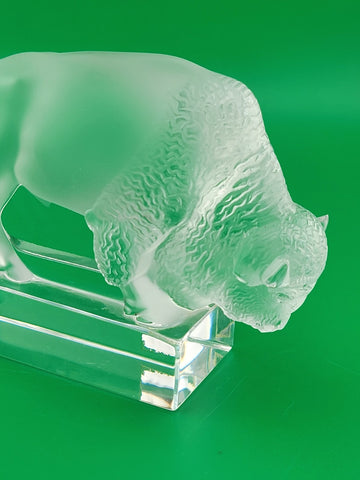 VINTAGE LALIQUE BUFFALO BISON PAPERWEIGHT FIGURINE FRANCE SIGNED. VG CONDITION
