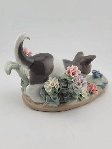 Retired Lladro Spain #1442 Kitty Confrontation Porcelain Playful Cat & Frog 1983