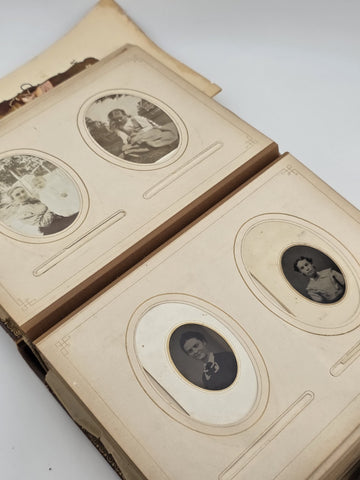 ANTIQUE 19TH C VICTORIAN BROWN CABINET TIN TYPE PHOTO FAMILY ALBUM. ALMOST FULL.