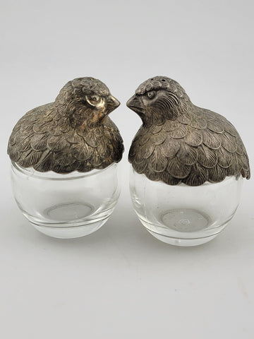 Rare Vintage Set Of 2 Small Bird Glass Salt Shakers with Metalscrew-on lids.