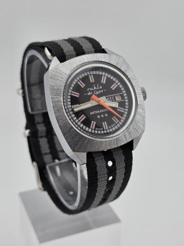 1970 German Ruhla De Luxe GDR Mechanical Day Date 37mm Cushion Case Watch Works