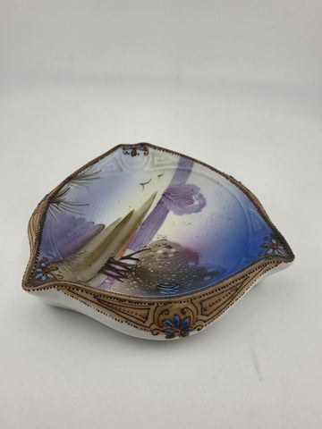 ANTIQUE ART NOUVEAU C1920 UNIQUE TRIANGULAR NIPPON DISH/HAND PAINTED W GOLD TRIM