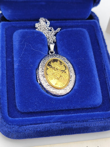 1978 Sterling Silver Mother's Day Cameo Locket w/24k Gold Vermeil. Franklin Mint