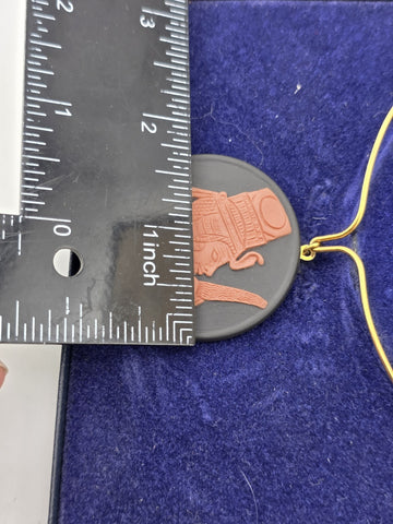 Gourgeous New In Box Vintage Wedgwood Egyptian Jasperware Cameo Necklace.
