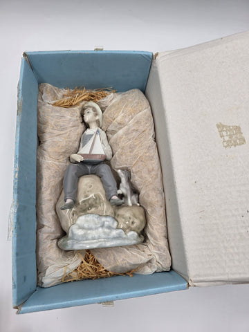 Lladro Figurine SEA FEVER BOY WITH SAILBOAT AND DOG #5166 Mint with Box