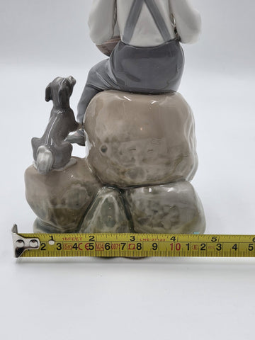 Lladro Figurine SEA FEVER BOY WITH SAILBOAT AND DOG #5166 Mint with Box