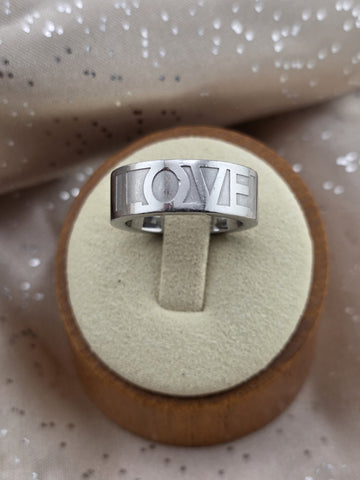 Vintage Dolce & Gabbana D&G LOVE Ring Discontinued Luxury Elegant Classic Sleek