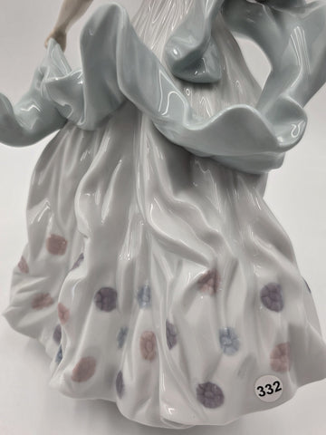 Vintage Lladro Porcelain Figurine "Summer Serenade," # 6193. retired 2004