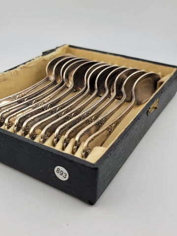Antique Set Of 12 Small Silver Plated Spoons in Case from Ercuis Pompadour.