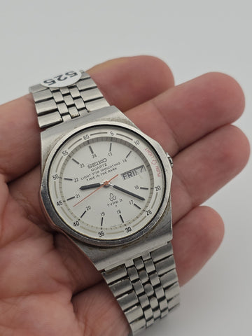 70's Seiko Type II 7559-6010 Quartz White Dial Push Light Watch 1979. Works Read