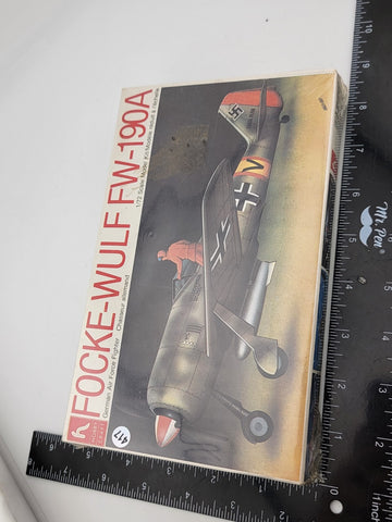 HOBBYCRAFT 1/72nd Scale FOCKE-WULF FW 190A Plastic Model Kit sealed bags