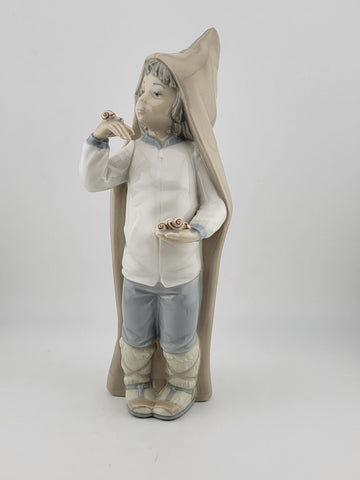 Lladro 'Boy With Snails' Figure 4896 Retired Beutiful Condition Made In Spain
